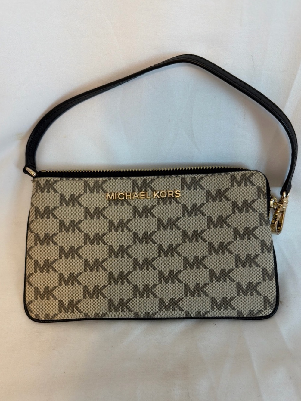 Michael Kors jet set clutch wristlet